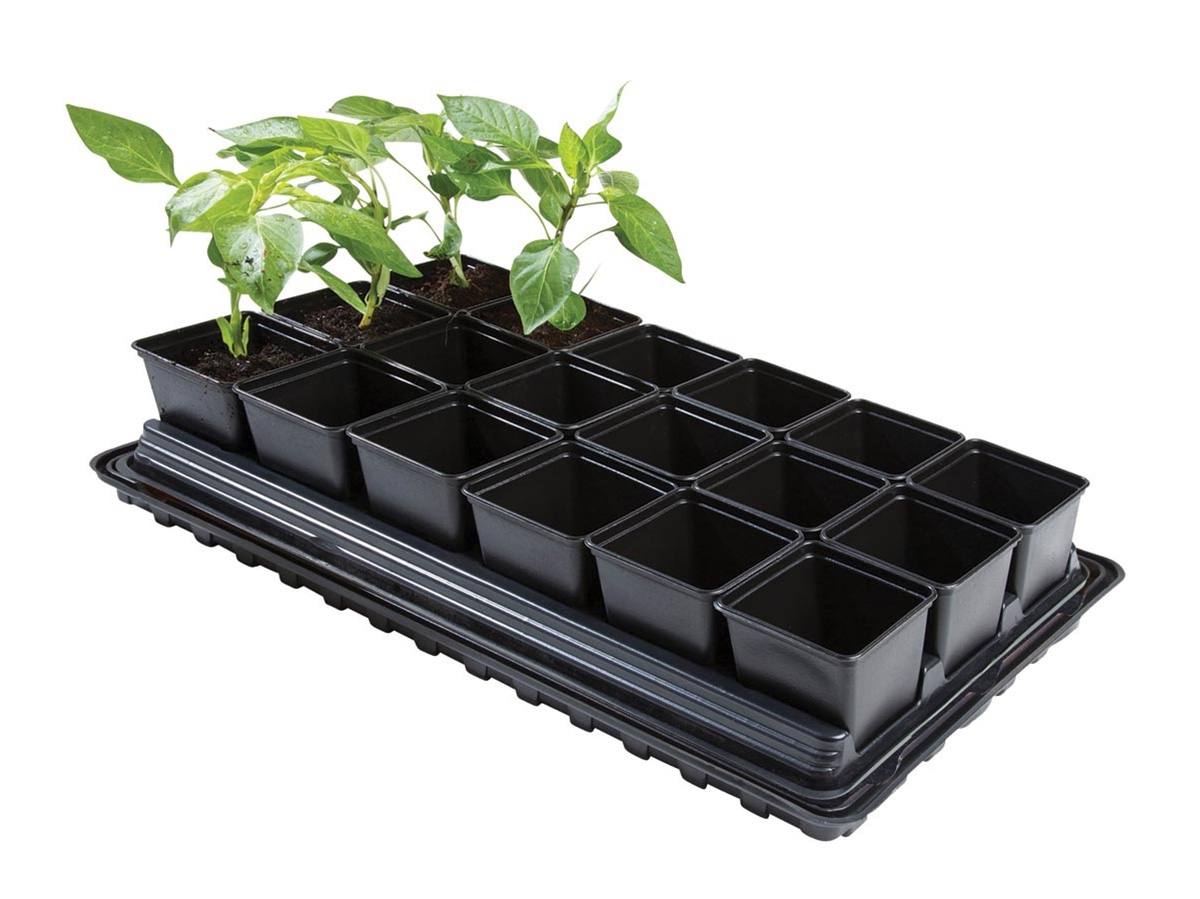 Garland Professional Vegetable Tray Set with pepper plants growing